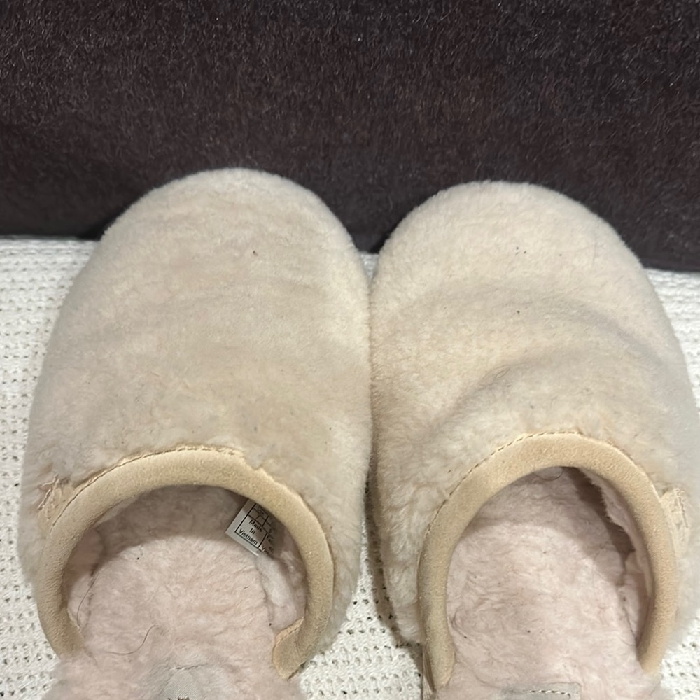 UGG Soft Cream Shearling Slippers - Picture 2 of 8